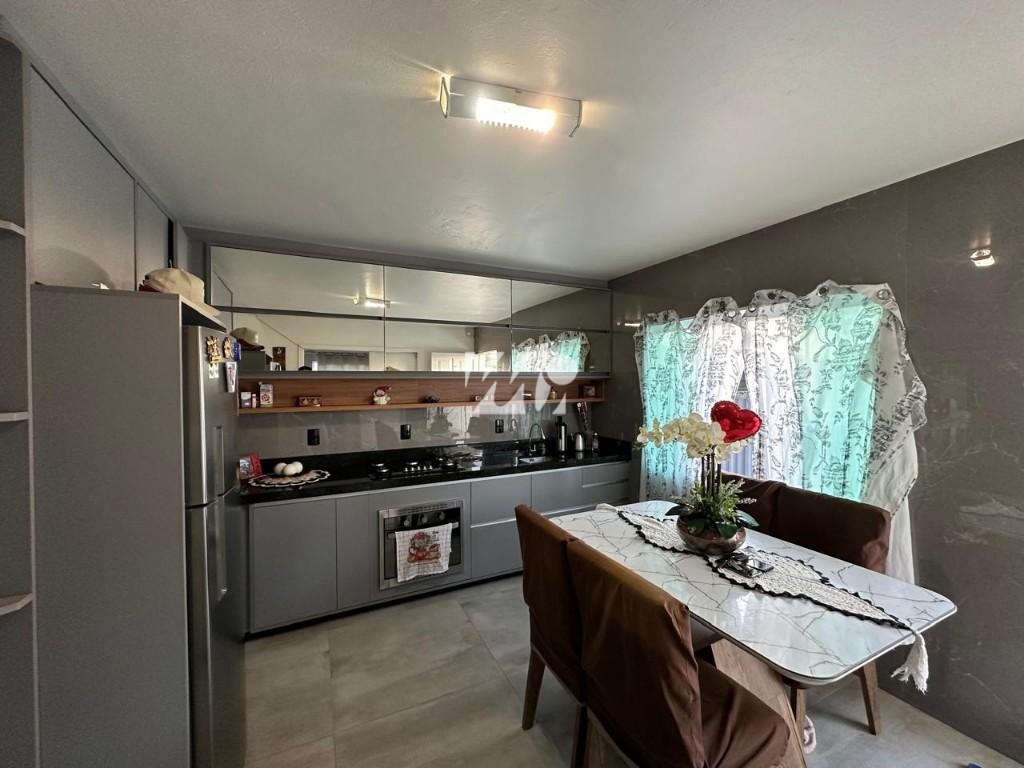 Casa em Alto Aririú, Palhoça. 3 quartos, 210m². Imagem 2 de 14